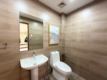 4BR with 3CG Townhouse FOR LEASE in  Heroes Hill Place, Brgy. Sta. Cruz, Quezon City