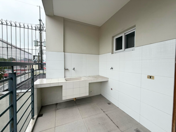 4BR with 3CG Townhouse FOR LEASE in  Heroes Hill Place, Brgy. Sta. Cruz, Quezon City