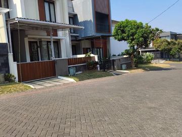 Dijual Cepat Rumah Modern Minimalis 2Lantai Di Perumahan Greenland Tidar Kota Malang