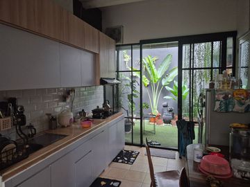 Rumah Cantik, siap huni, Luas tanah 90, Bgn 65, 2kt 1kp, 1km 1kmp, di Kemang Pratama 5, Bekasi