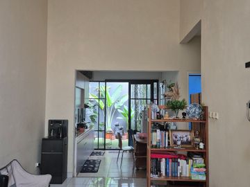 Rumah Cantik, siap huni, Luas tanah 90, Bgn 65, 2kt 1kp, 1km 1kmp, di Kemang Pratama 5, Bekasi