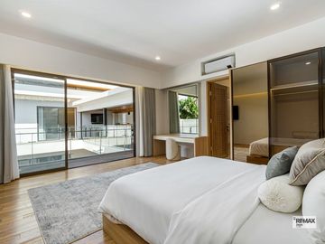 Premium 3-Bedroom Villa For Sale In Prime Seminyak Area