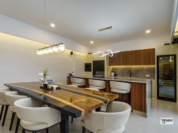 Premium 3-Bedroom Villa For Sale In Prime Seminyak Area