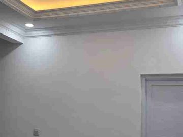 Rumah Ready Stok gaya American Clasic di Tanah Baru Beji Depok