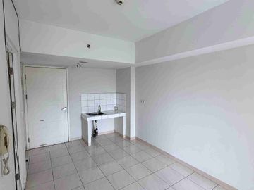 Dijual Cepat Apartemen 2BR SHMS The Springlake Summarecon Bekasi