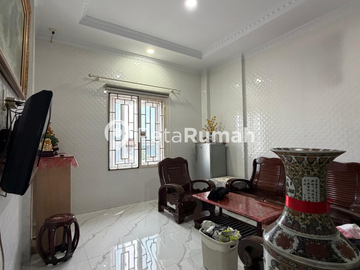 DIJUAL RUMAH JALAN BRIGJEND KATAMSO KOMPLEK KATAMSO SQUARE - DAERAH TITI KUNING MEDAN JOHOR (lisa)