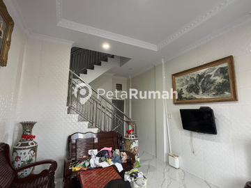 DIJUAL RUMAH JALAN BRIGJEND KATAMSO KOMPLEK KATAMSO SQUARE - DAERAH TITI KUNING MEDAN JOHOR (lisa)