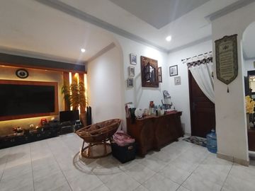 Dijual rumah dicempaka putih Jakarta Pusat dekat dengan KFC CEMPAKA PUTIH