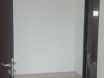 Dijual Rumah Baru Citra Garden 8, Hoek, LT 180 M², 2,5 Lantai, 4+1 KT, Rp 5,2 M Nego