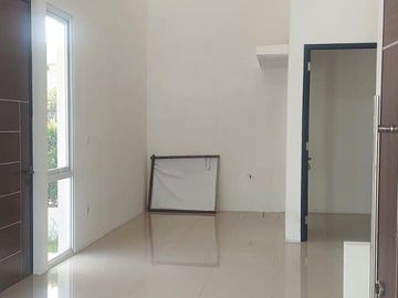 Dijual Rumah Baru Citra Garden 8, Hoek, LT 180 M², 2,5 Lantai, 4+1 KT, Rp 5,2 M Nego