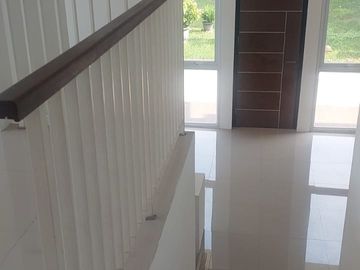 Dijual Rumah Baru Citra Garden 8, Hoek, LT 180 M², 2,5 Lantai, 4+1 KT, Rp 5,2 M Nego