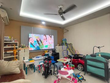 DIJUAL CEPAT RUMAH SEMI FURNISHED SIAP HUNI CLUSTER CANARY GOLDEN PALM RESIDENCE CITRA 5 JAKARTA BARAT