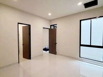 Rumah Gress Minimalis 2 Lt Murah Panjang Jiwo Tenggilis