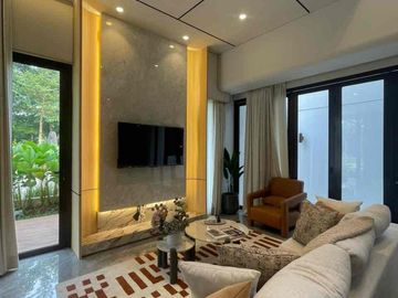 TERBARU!!! Rumah Mewah Siap Huni Berlokasi  Di  The Heritage Puri 11