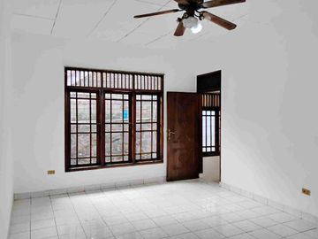 Rumah 2 Lantai SHM Siap Huni Di Cinere