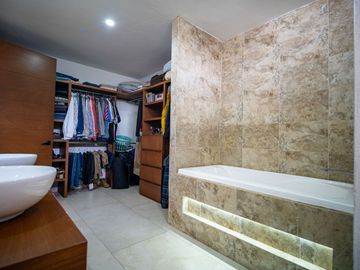 casa de 4 recamaras en venta en valle imperial coto avellano