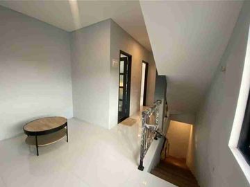 Super Murah.. rumah di Karang Tengah, Baru