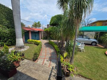 Casa estilo Cuernavac en venta un solo nivel