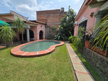 Casa estilo Cuernavac en venta un solo nivel