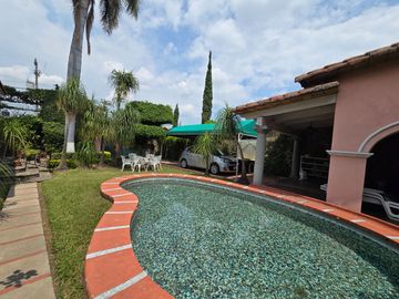 Casa estilo Cuernavac en venta un solo nivel