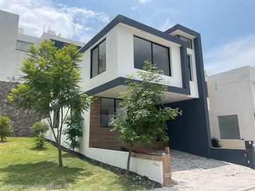 CASA EN VENTA CAÑADAS DEL BOSQUE TRES MARIAS