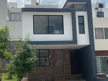 CASA EN VENTA CAÑADAS DEL BOSQUE TRES MARIAS