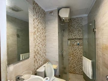 Murah BU Royal Mediterania Garden Lantai Sedang
