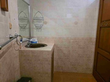 DIJUAL RUMAH MEWAH& ASRI di pinggir jalan raya Lebak bulus.