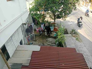 Di Jual Rumah Kos Kos an aktif di Pinggir Jalan Utama Pondok Pekayon Indah Bekasi