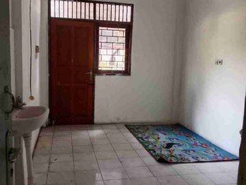 Di Jual Rumah Kos Kos an aktif di Pinggir Jalan Utama Pondok Pekayon Indah Bekasi
