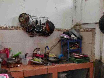 Di Jual Rumah Kos Kos an aktif di Pinggir Jalan Utama Pondok Pekayon Indah Bekasi