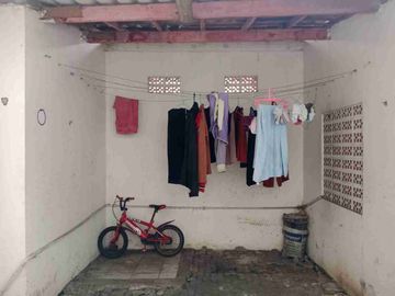 Di Jual Rumah Kos Kos an aktif di Pinggir Jalan Utama Pondok Pekayon Indah Bekasi
