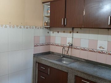 Di Jual Cepat Rumah dekat dengan Stasiun Kereta Api Cakung di Komplek Griya Bintara Indah