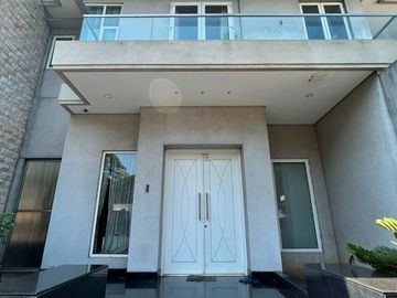Second Minimalis 2 Lantai Rumah Graha Famili Hadap Jalan Raya
