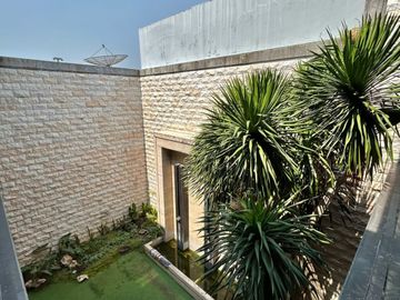Second Minimalis 2 Lantai Rumah Graha Famili Hadap Jalan Raya