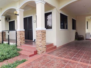 FOR SALE | BEAUTIFUL HOUSE & LOT AT VILLA ESMERALDA IN LAGUNA