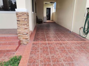 FOR SALE | BEAUTIFUL HOUSE & LOT AT VILLA ESMERALDA IN LAGUNA