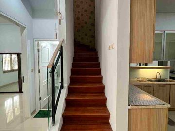 Rumah siap huni di kawasan strategis terdepan Cluster Flourite Gading Serpong