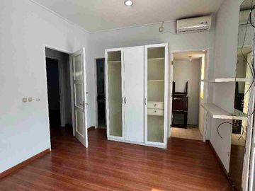 Rumah siap huni di kawasan strategis terdepan Cluster Flourite Gading Serpong