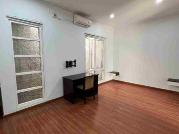 Rumah siap huni di kawasan strategis terdepan Cluster Flourite Gading Serpong