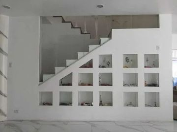 5 bedroom House in Multinational Village for rent