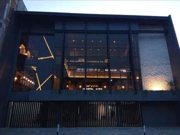 dijual Exs resto mewah 3 lantai di lokasi premium dengan akses strategis dan view menarik