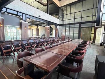 dijual Exs resto mewah 3 lantai di lokasi premium dengan akses strategis dan view menarik