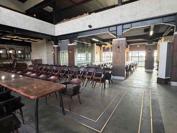 dijual Exs resto mewah 3 lantai di lokasi premium dengan akses strategis dan view menarik