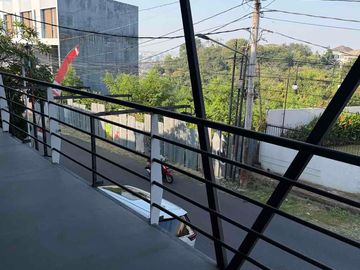dijual Exs resto mewah 3 lantai di lokasi premium dengan akses strategis dan view menarik