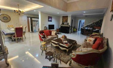 rumah mewah dengan kolam renang di Raffles hiils Cibubur