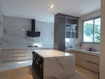RUMAH MEWAH KONSEP MODERN DENGAN PRIVATE POOL DALAM CLUSTER EKSKLUSIF BINTARO SEKTOR 7