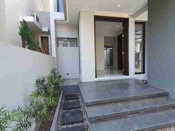 RUMAH WOODLAND CITRALAND G-WALK UNIV CIPUTRA PAKUWON INDAH. GRAHA FAMILY DARMO SURABAYA