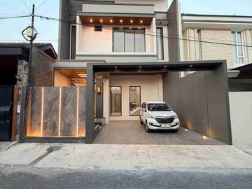 RUMAH MEWAH 2 LANTAI TROPIS KONTEMPORER MODERN DI PURWOMARTANI SLEMAN DEKAT KAMPUS UKRIM