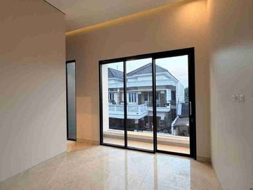 RUMAH MEWAH 2 LANTAI TROPIS KONTEMPORER MODERN DI PURWOMARTANI SLEMAN DEKAT KAMPUS UKRIM
